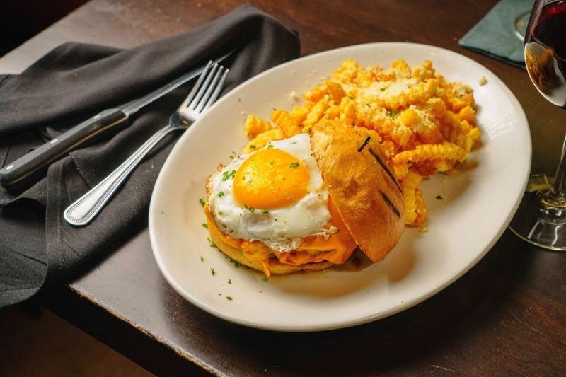 18 Florida Brunch Spots Where People Line Up Before the Doors Even Open 6 Foxy Brown - Fort Lauderdale, Florida