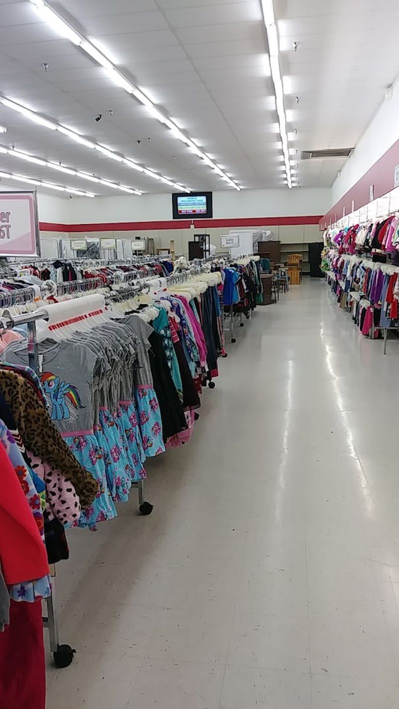 Wide Aisles That Welcome Everyone