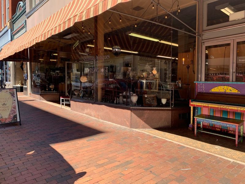 Staunton Antiques Center - Staunton, Virginia