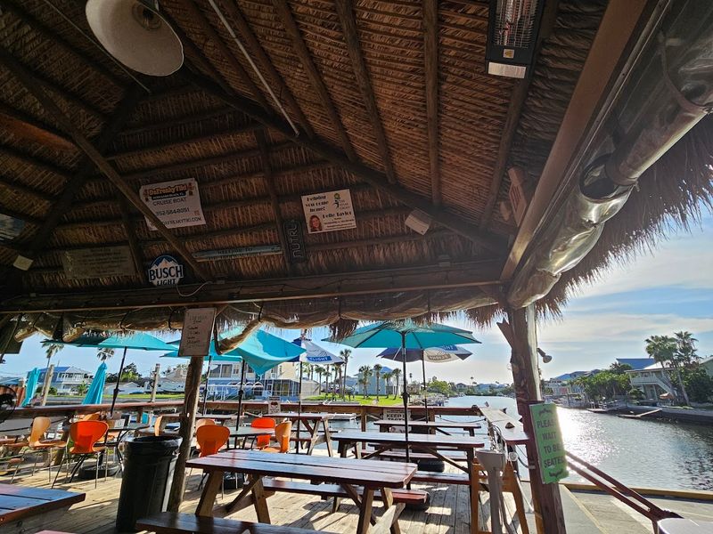 Salty's Waterfront Grill – Hernando Beach