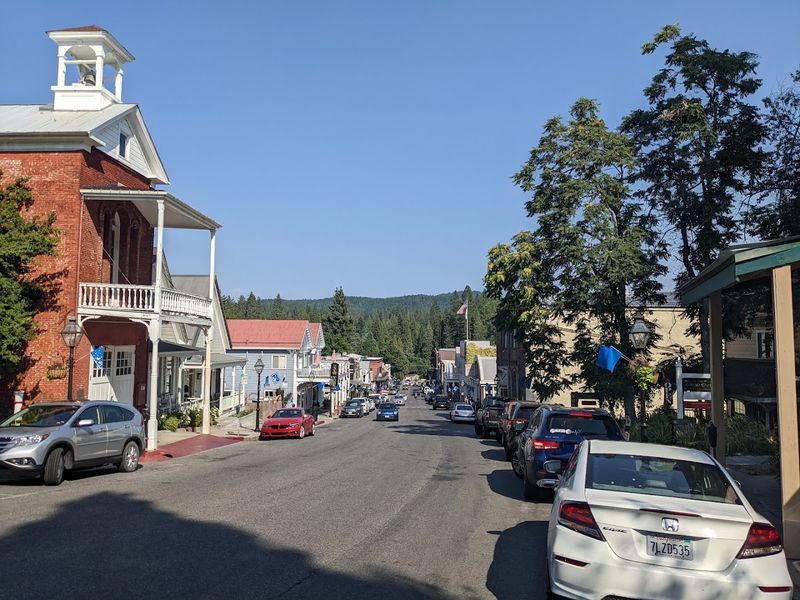 This California mountain town is winning over retirees with fresh air, slower days, and postcard views 9 Affordable Living Compared to Most of California