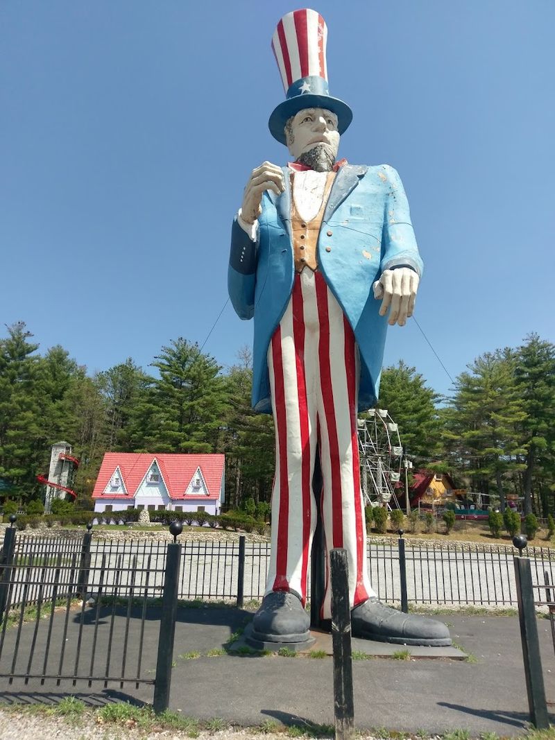 Free Parking and Easy Access Right Off US-9