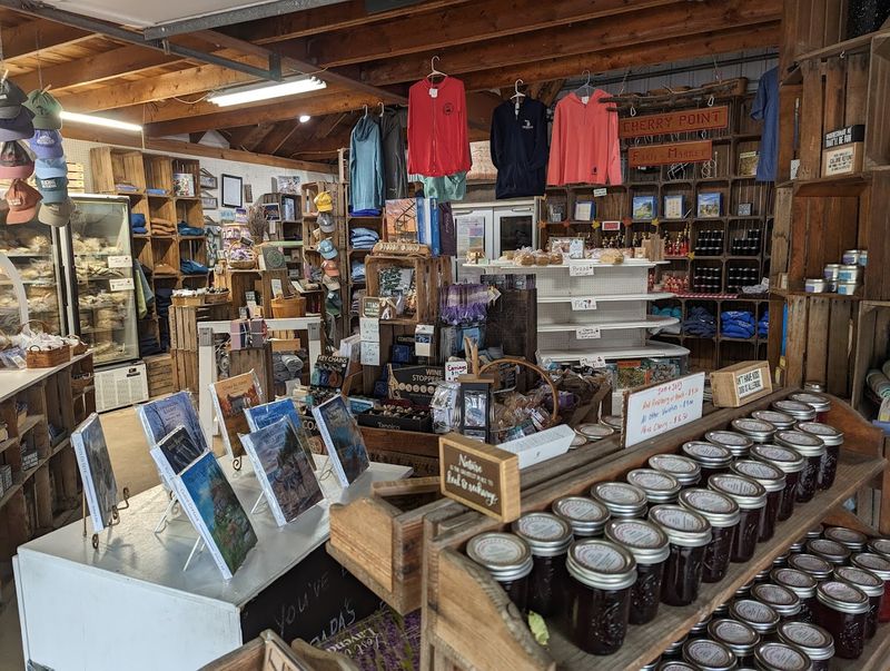 The Charming Farm Market Store