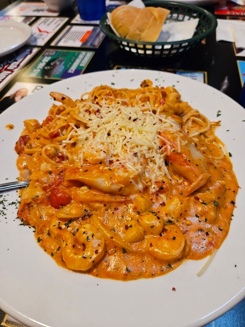 Kickin Up Chicken and Greens Pasta Dish