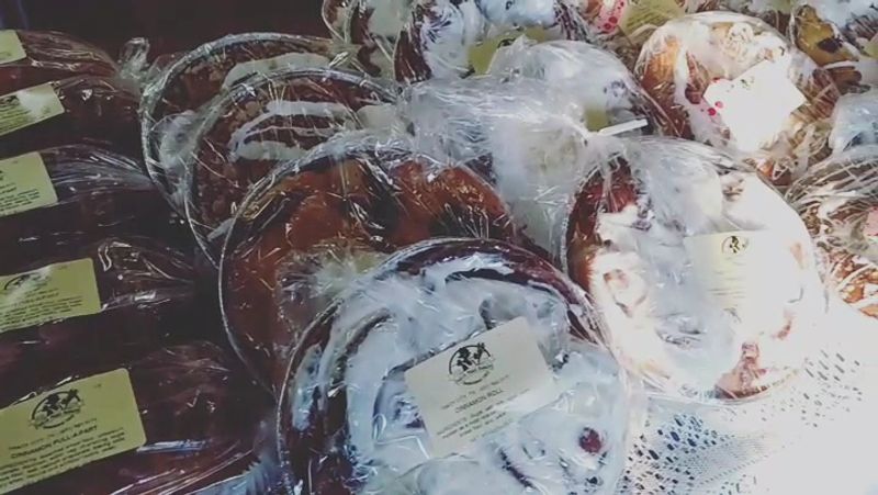 Cinnamon Rolls And Pull-Apart Favorites