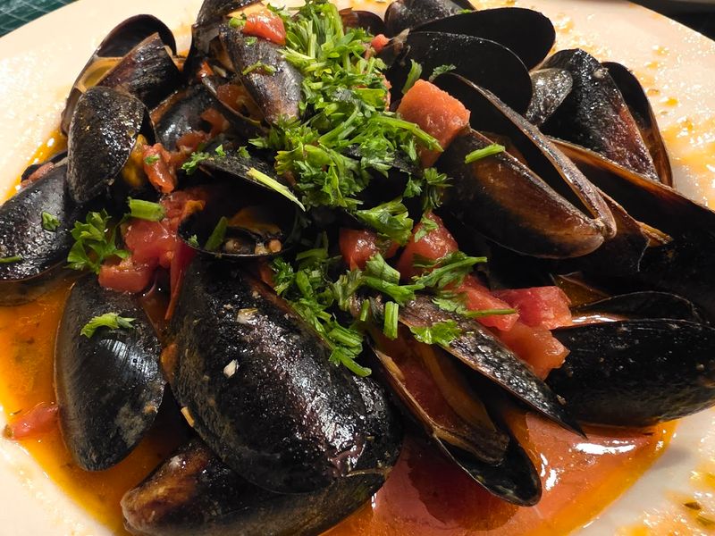 Perfectly Seasoned Mussels for Seafood Lovers