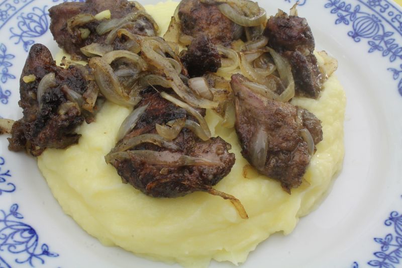23 Classic Breakfasts We Don't Appreciate Enough Anymore 24 Liver and Onions with Eggs