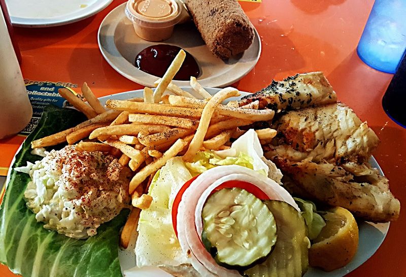 Seafood combos for the undecided diner