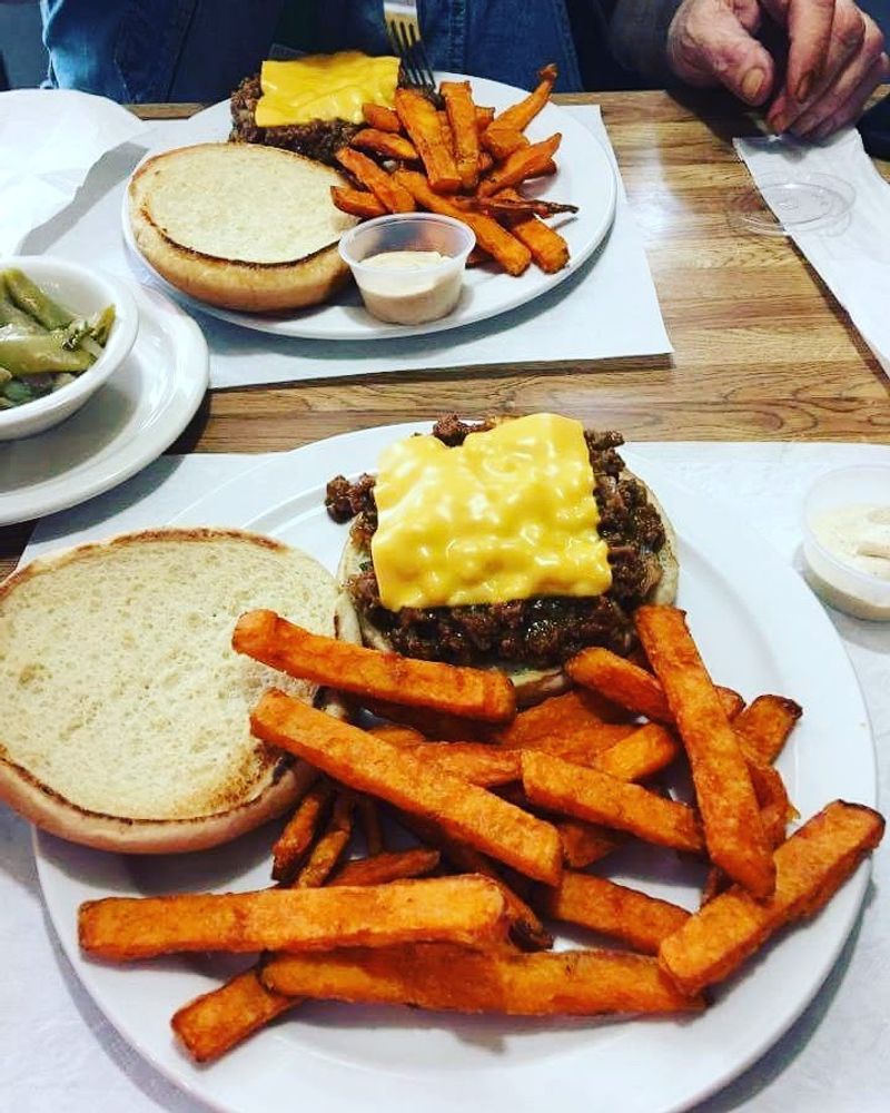 A Burger That Earns Bragging Rights