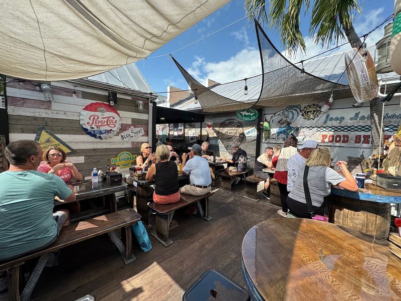 The Lively Outdoor Atmosphere on Duval Street