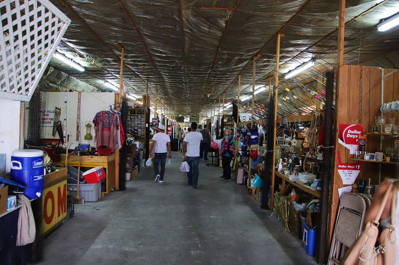 Guns, Collectible Weapons, and Outdoor Gear