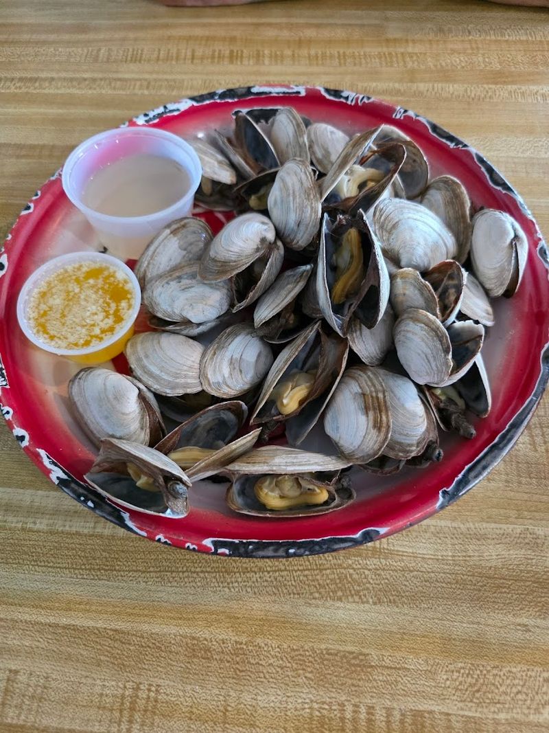 Steamer Clams That Are Pure Coastal Bliss