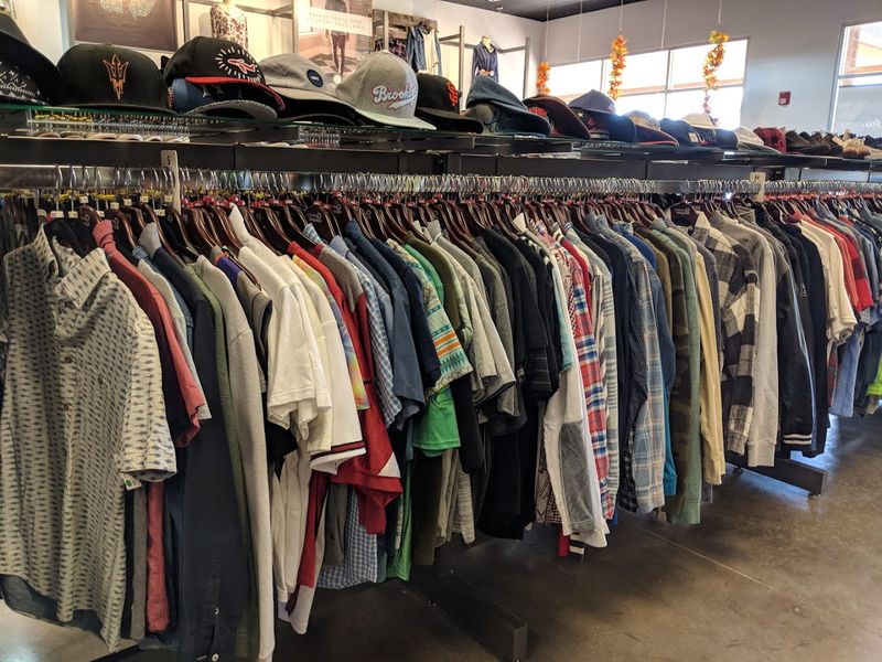A huge Arizona thrift store where $35 fills your cart 7 Men's and Women's Sections Both Worth Exploring
