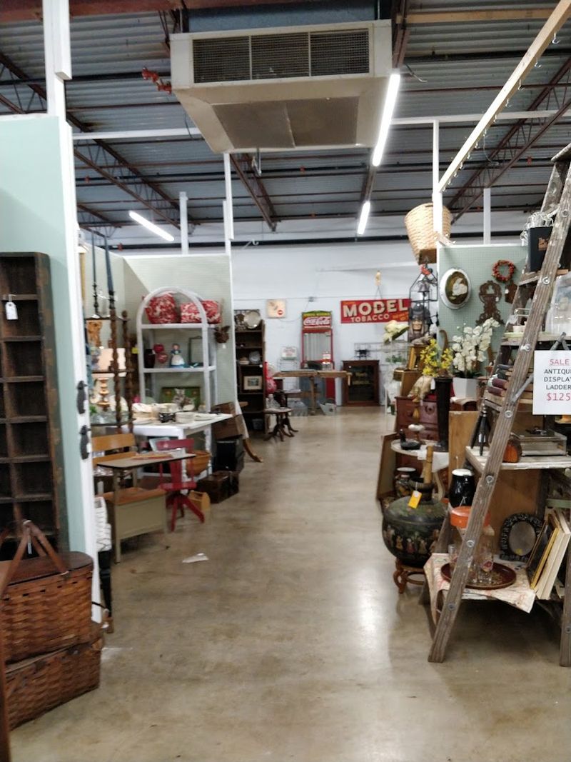This huge antique store in Tennessee is worth a visit 9 High-End Audio Gear and Vintage Electronics