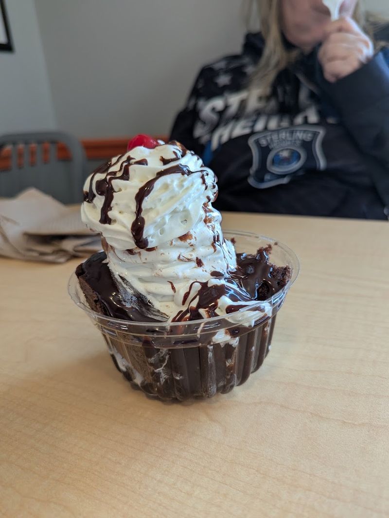 This Michigan Ice Cream Shop With A Horror Theme And Mini Golf Is Truly Unique 6 The Legendary Brownie Sundae You Cannot Skip