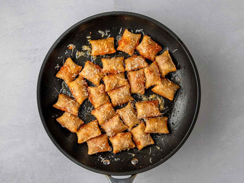 Pizza rolls