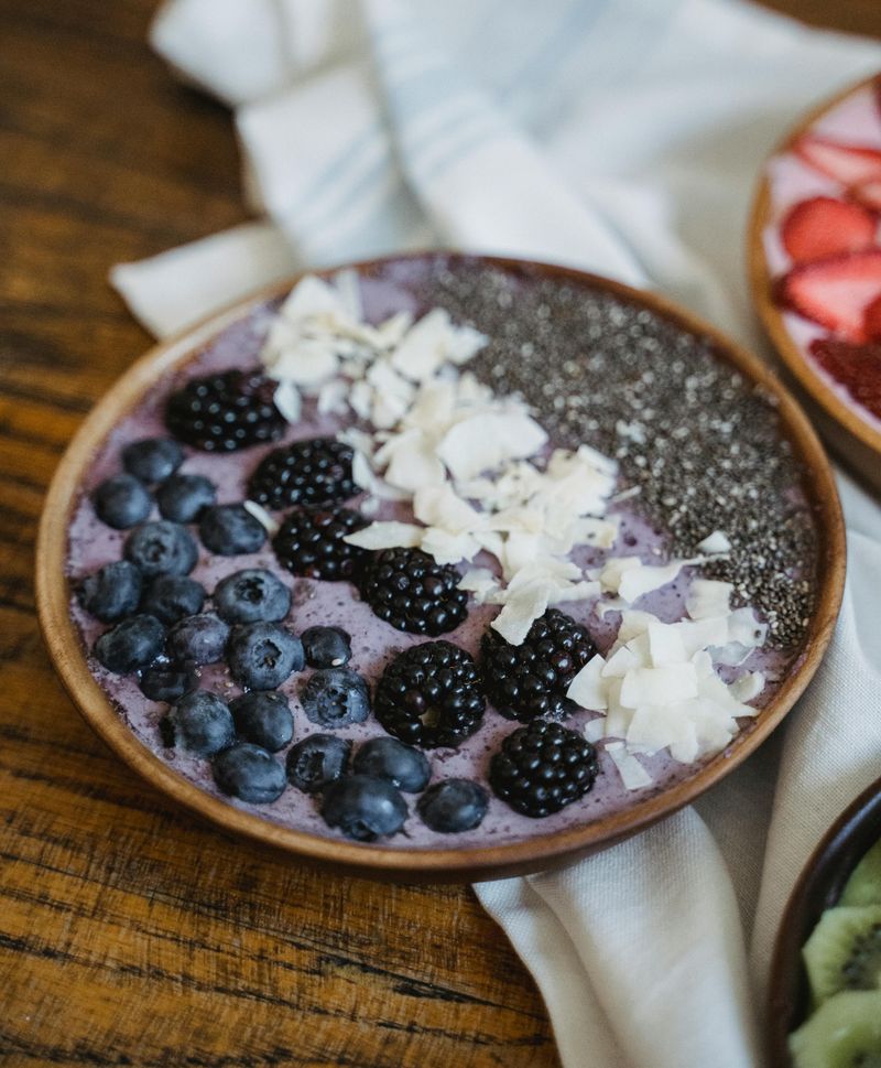 23 Foods That Many People Think Are Healthy - But Often Aren’t 6 Smoothie bowls