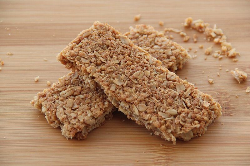 23 Foods That Many People Think Are Healthy - But Often Aren’t 3 Granola bars
