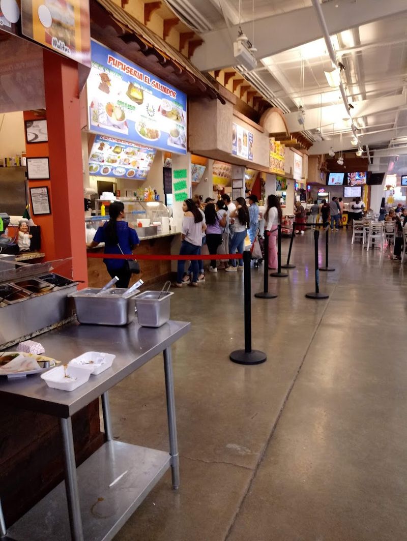 Fun Photo and Custom Print Booths for Keepsakes