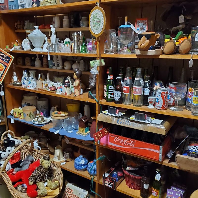 Vintage Textiles, Feed Sack Fabric, and Quilt Tops