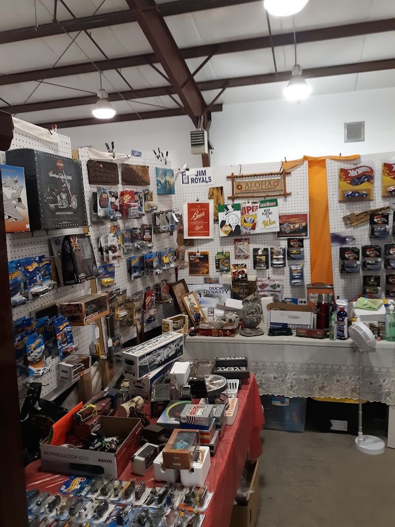 A huge Arizona flea market where locals find incredibly low prices 3 Diecast Collectibles and Hobby Models