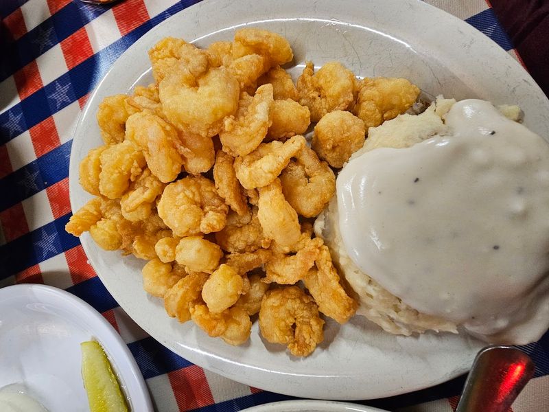This Unassuming Tennessee Restaurant Serves Frog Legs That Taste Amazing 7 Chicken Fried Steak That Hits the Spot