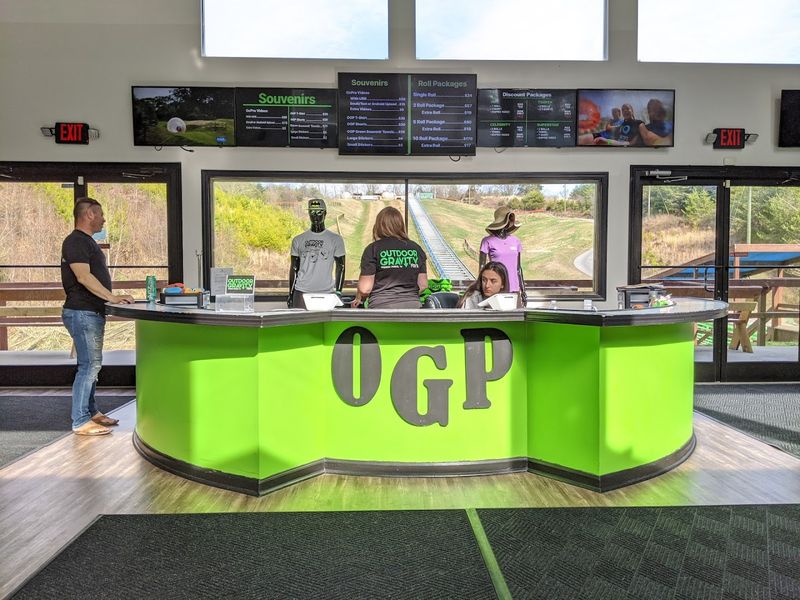 Clean Facilities With Changing Rooms and Lockers