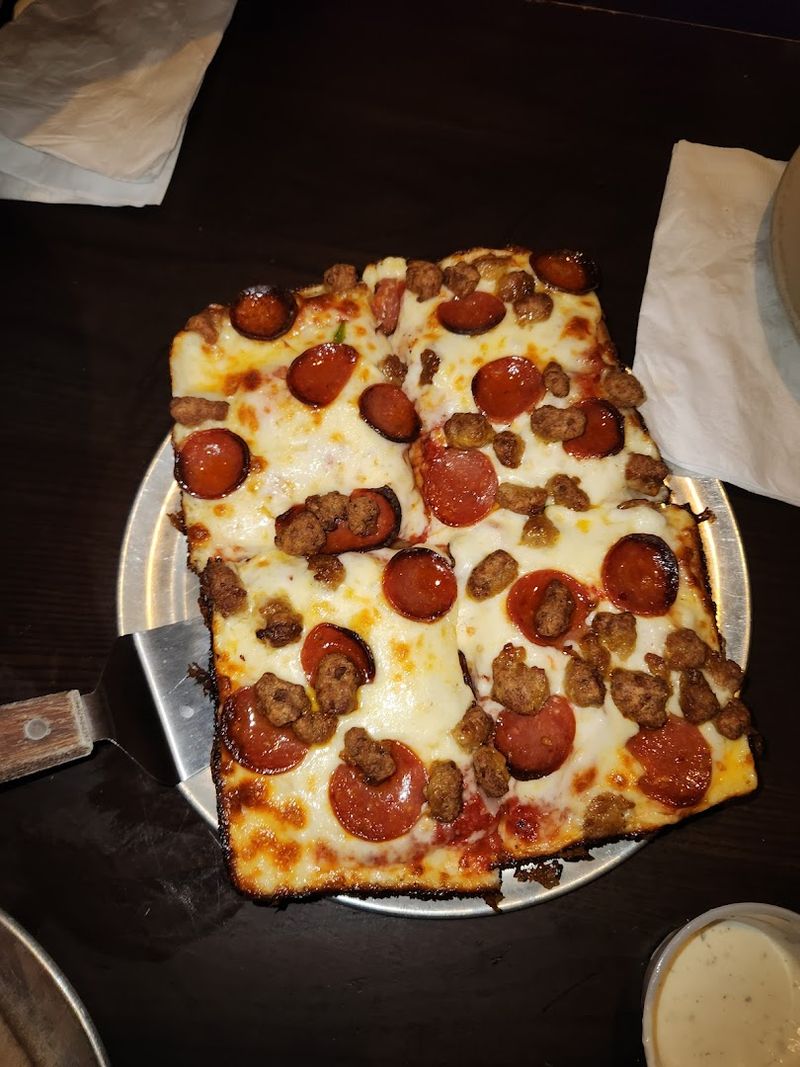 Green Lantern Pizza - Madison Heights, Michigan