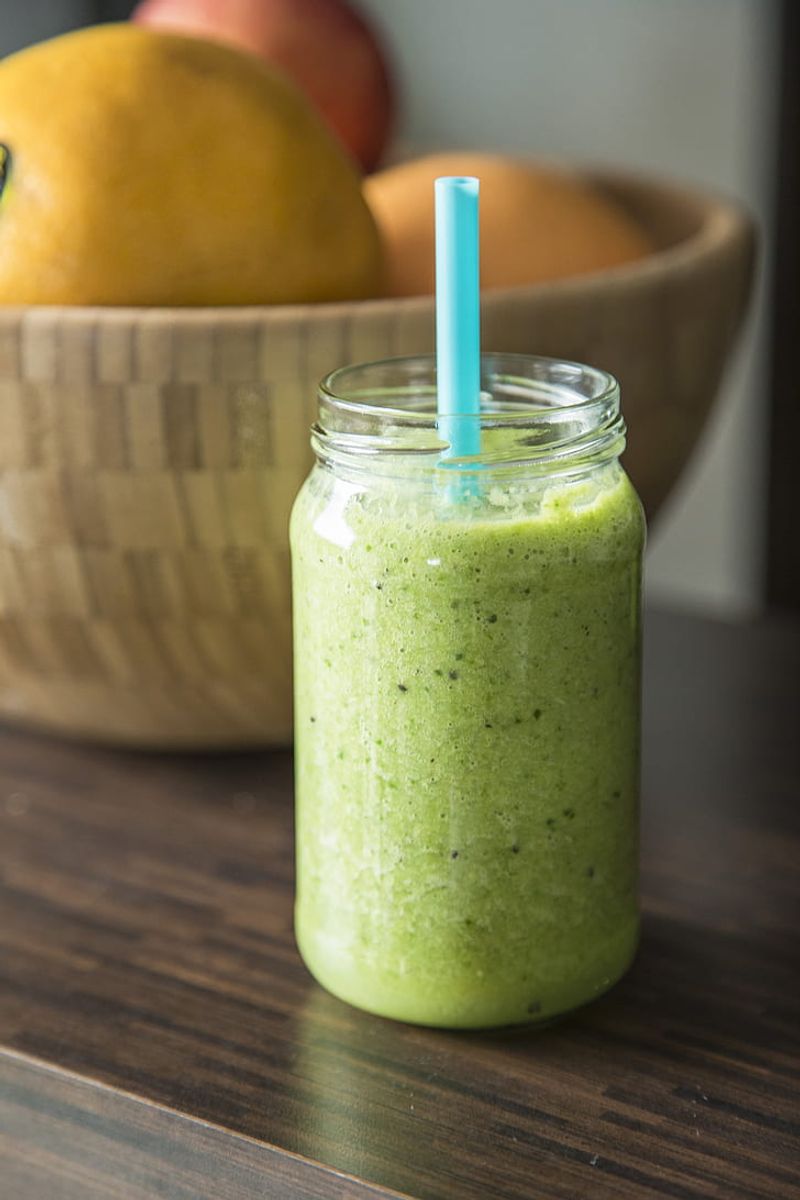 Green smoothie with spinach and protein