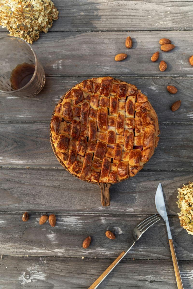 22 foods that prove people didn’t need trends to eat well back then 22 Apple pie