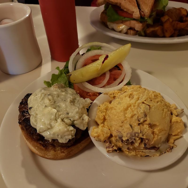 The Black and Blue Burger Worth Raving About