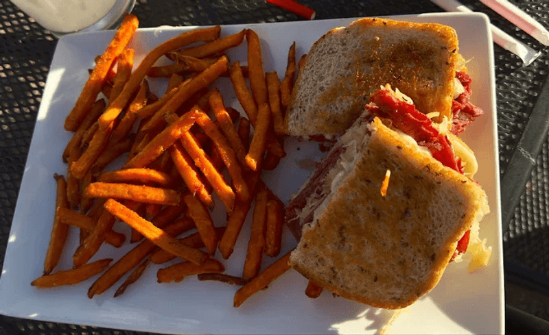 Reuben Sandwich With Corned Beef That Earns Real Praise