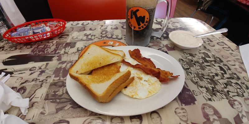 A Breakfast Menu That Locals Absolutely Swear By