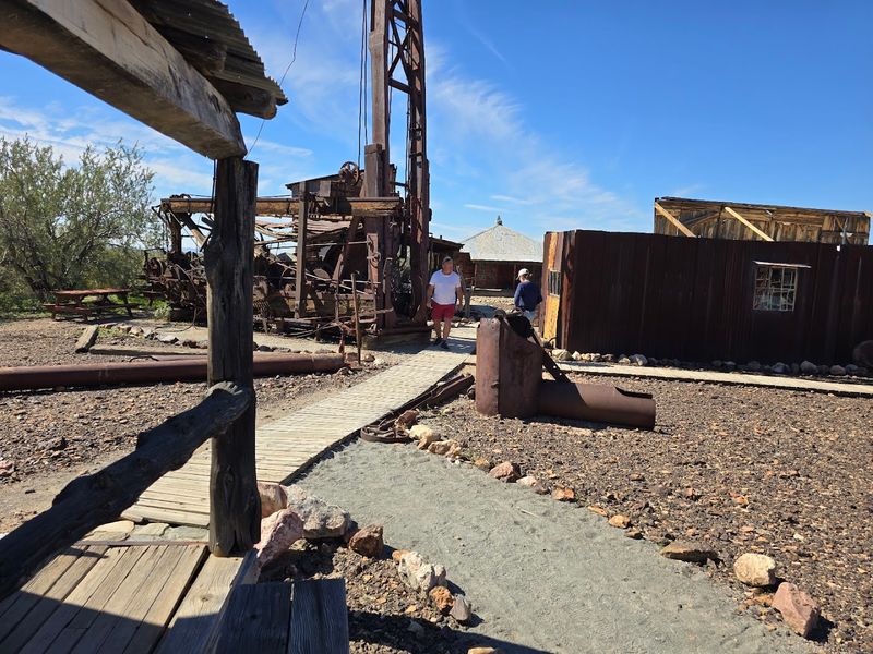 Volunteer Docents Who Truly Love History