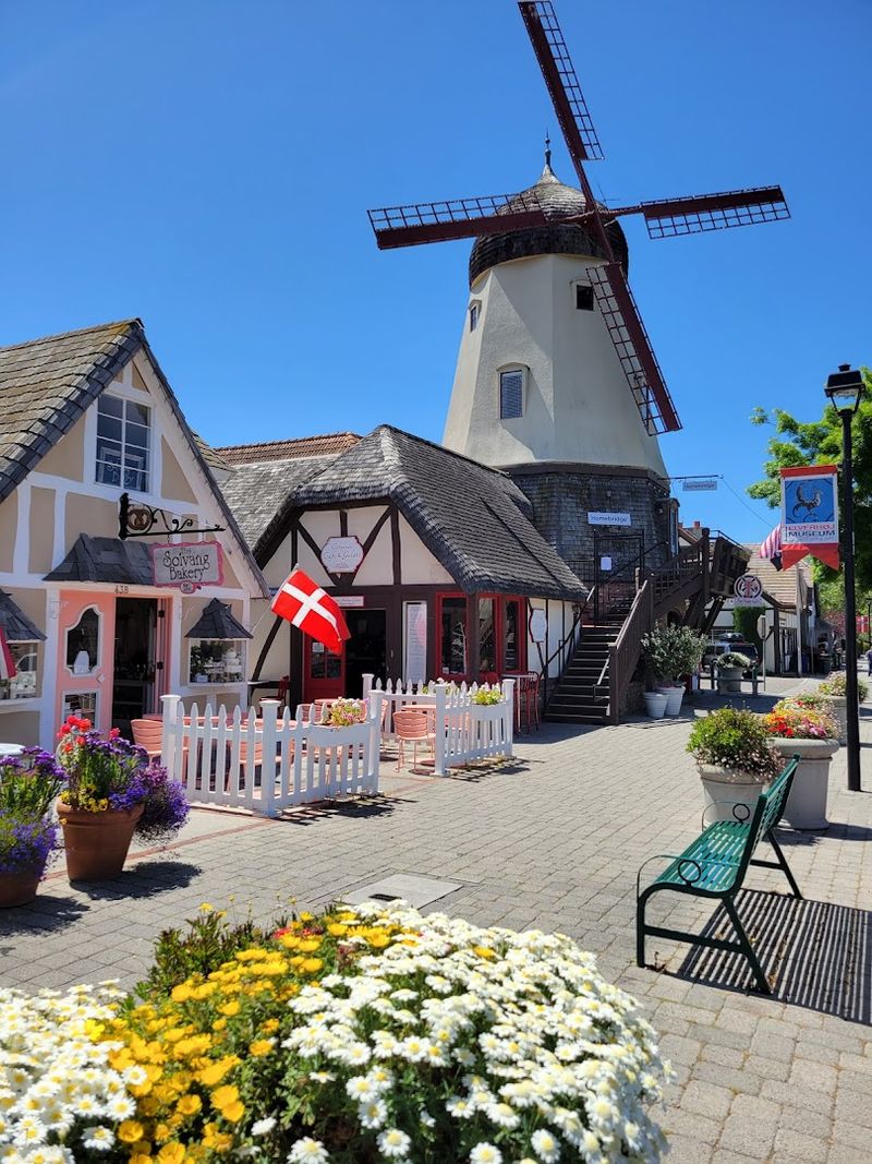 17 California roadside attractions that are actually worth pulling over for 12 Solvang Windmill - Solvang, California