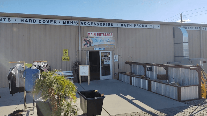 Convenient Hours and an Easy Drop-Off for Donations