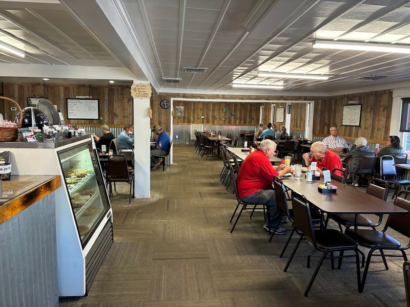 The Best Homemade Pies In Tennessee Come From This Old-Fashioned Restaurant 9 Friendly Staff That Makes Every Visit Feel Personal