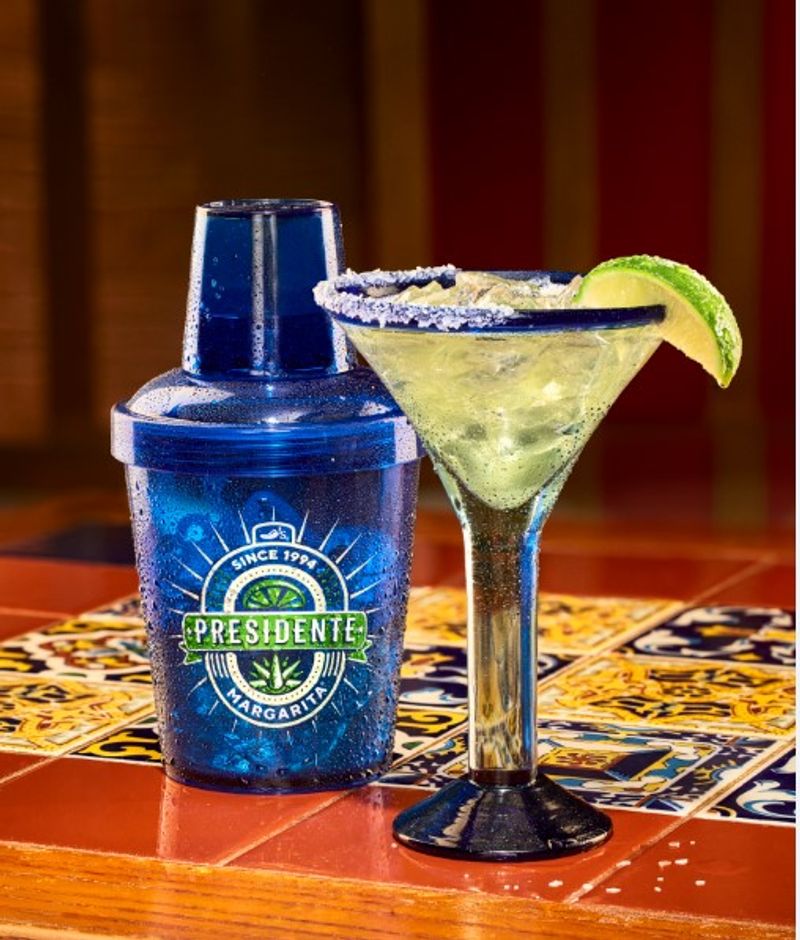 This Texas burger joint serves the kind of burger locals call the best in the state 13 Server Bebe and the Friday Night Tradition