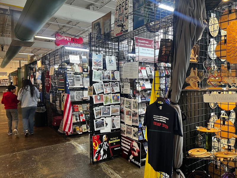 Vintage Clothing and Retro Fashion Finds