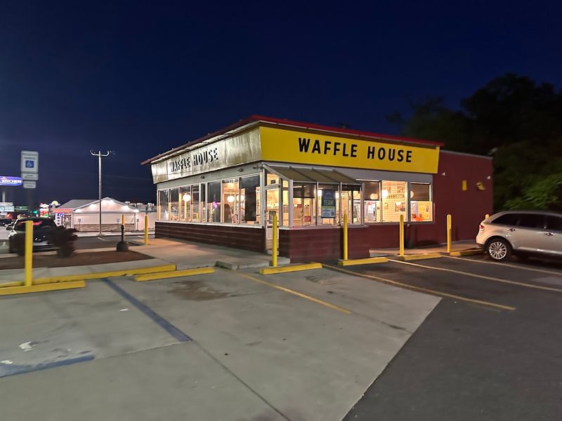 15 Pennsylvania Diners and Fast Food Spots That Still Serve Up Classic American Favorites 13 Waffle House - Carlisle, Pennsylvania