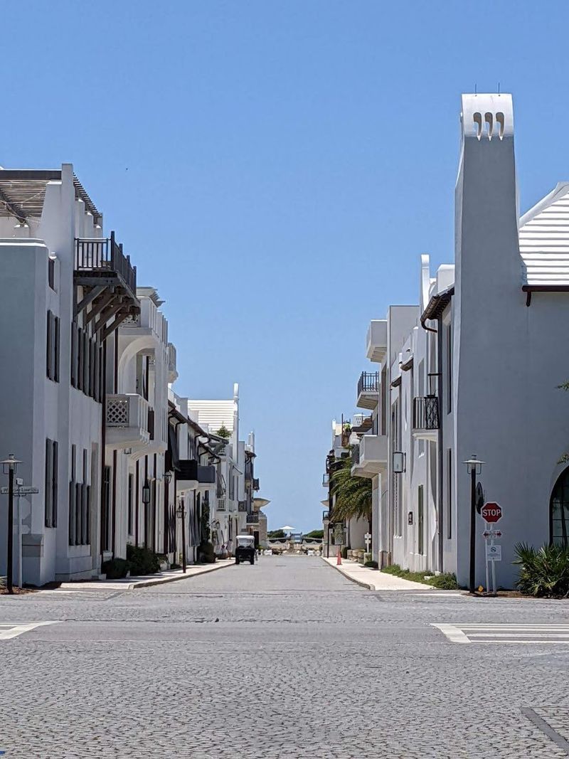 The All-White Architecture That Feels Like Greece
