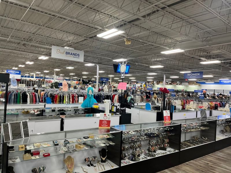 Name-Brand Clothing and New-With-Tag Finds Waiting to Be Discovered