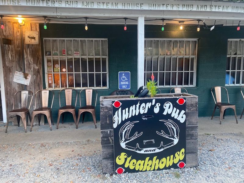 Community Moments That Turn Dinner Into a Memory