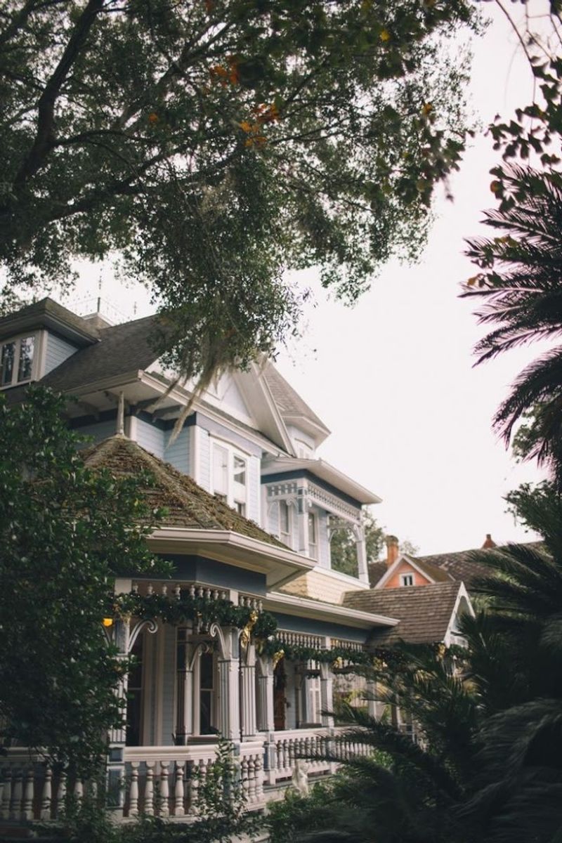 Community Vibe and Friendly Neighborhood Culture