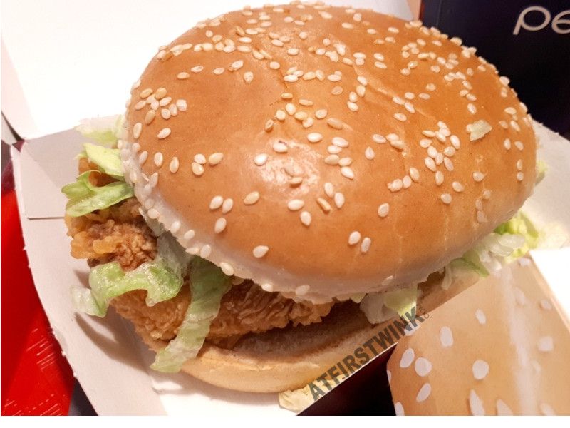 The best fast food dishes around the world, ranked 4 KFC - Zinger Burger - South Korea