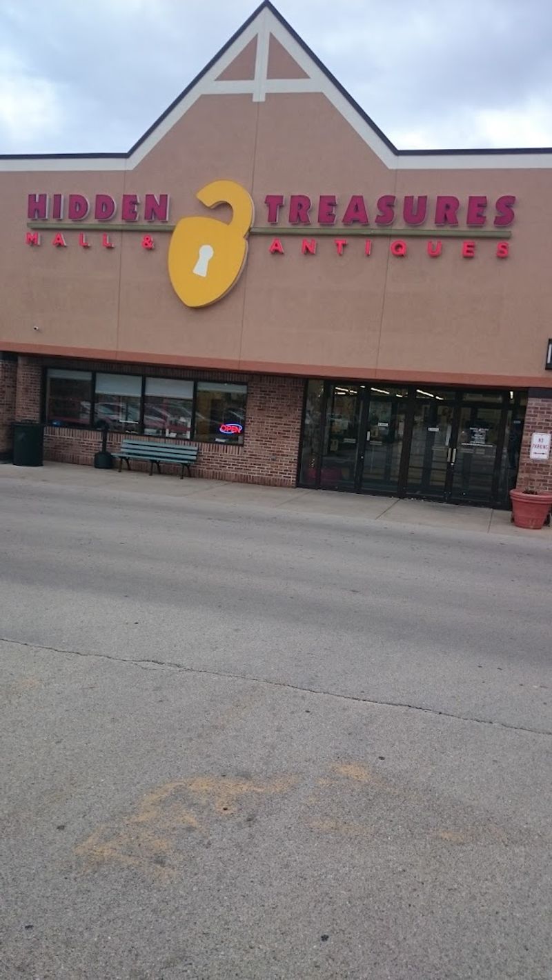 Hidden Treasures Mall & Antiques - Loves Park, Illinois
