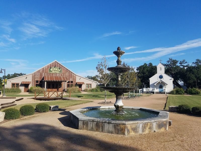 Henkel Square Market