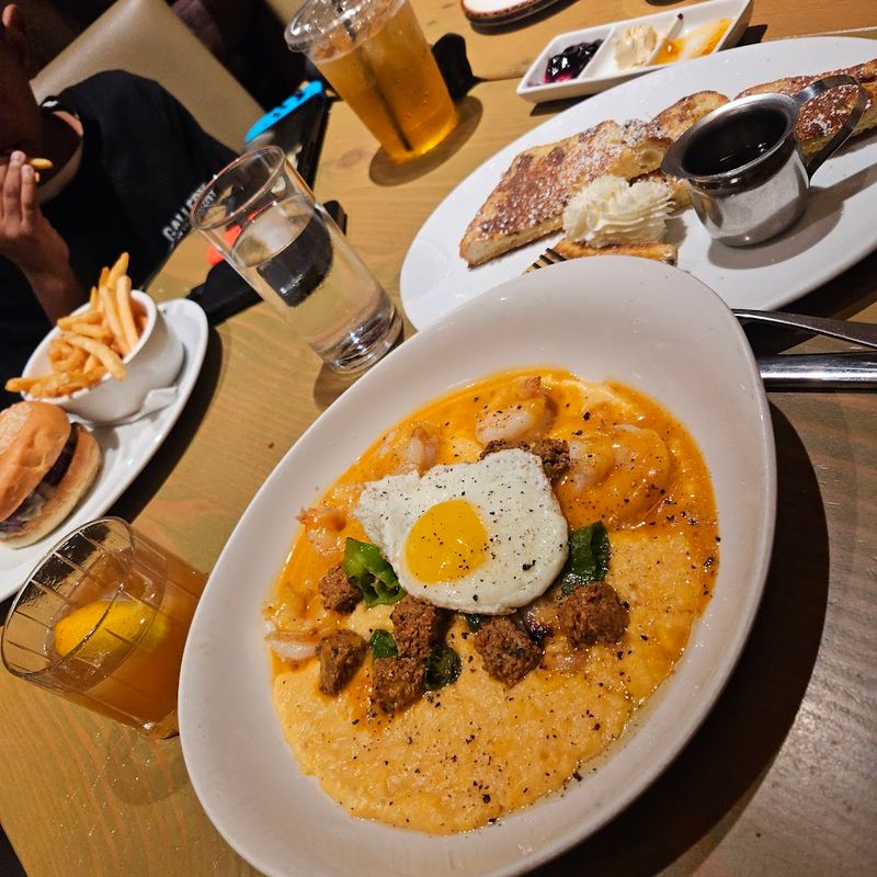 Brunch So Good It Draws Crowds Every Weekend