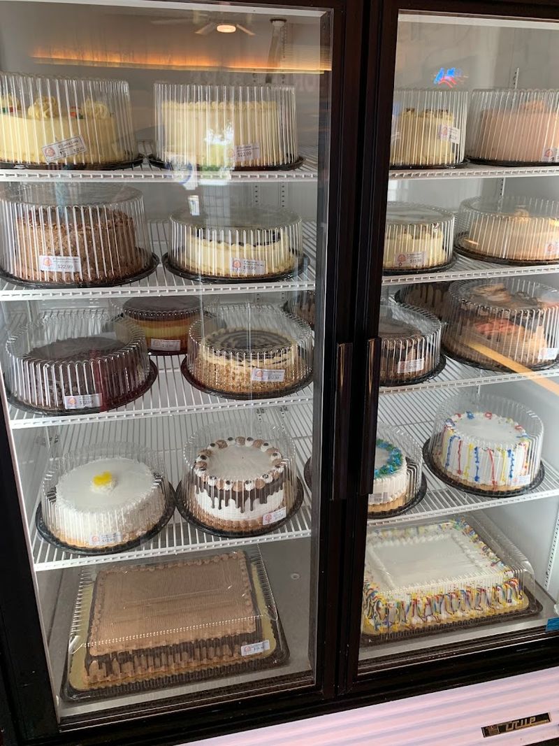 A Bakery That Goes Beyond Donuts — Cakes Included