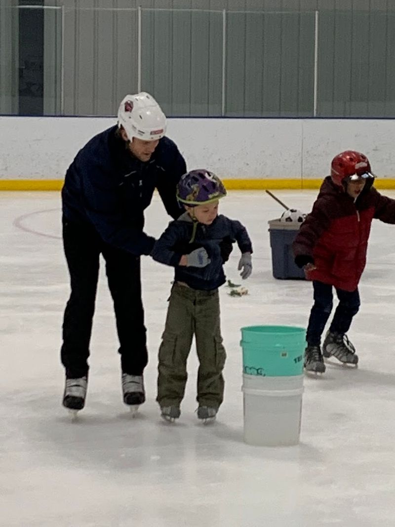 Learn to Skate Programs for Kids and Beginners